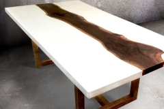 amazing_white_wood_table-600x600